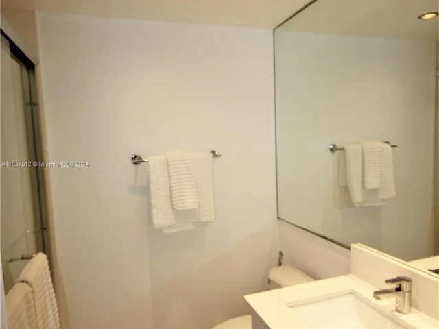 5151 Collins Ave # 526, Miami Beach FL 33140