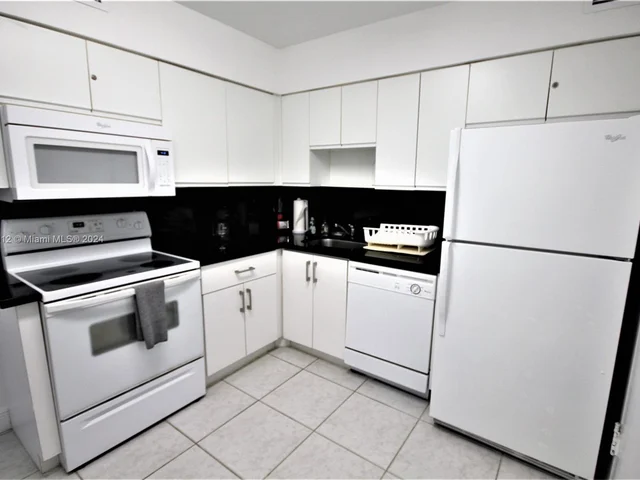 5151 Collins Ave # 526, Miami Beach FL 33140
