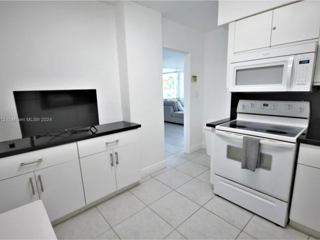 5151 Collins Ave # 526, Miami Beach FL 33140