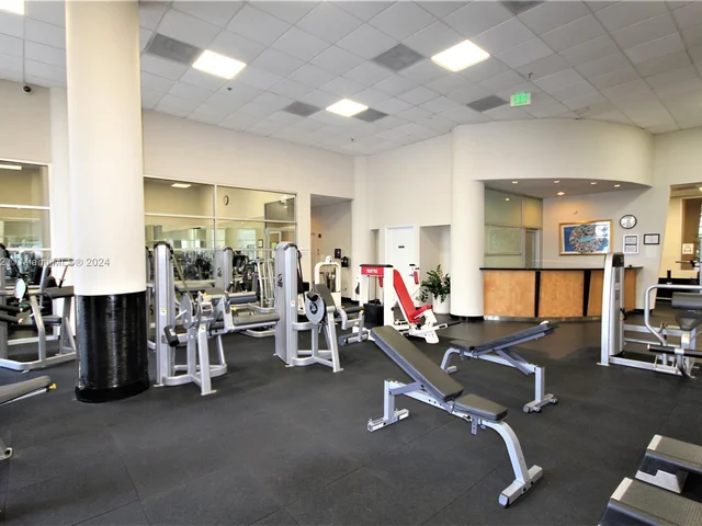 5151 Collins Ave # 526, Miami Beach FL 33140