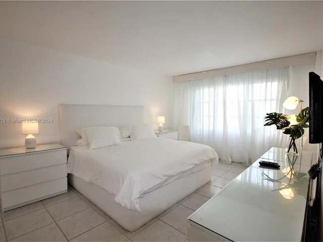 5151 Collins Ave # 526, Miami Beach FL 33140