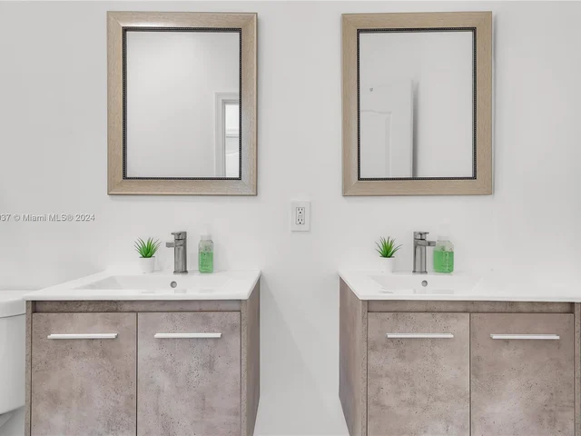 2214 NE 41st Ave, Homestead FL 33033