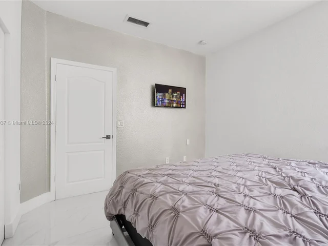 2214 NE 41st Ave, Homestead FL 33033