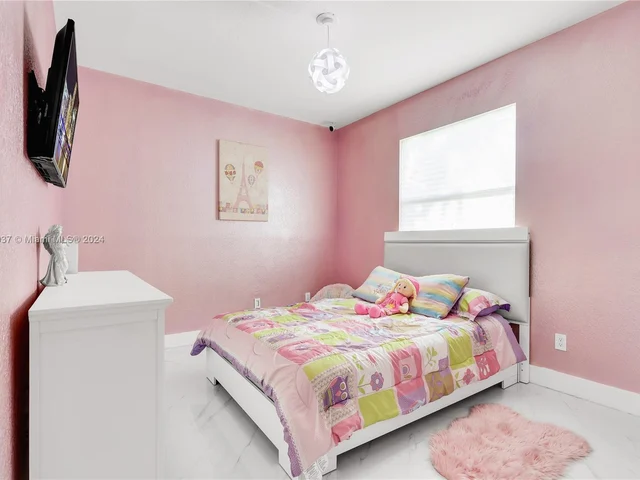 2214 NE 41st Ave, Homestead FL 33033