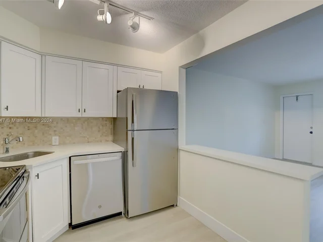 1520 NE 56TH ST # 6, Fort Lauderdale FL 33334