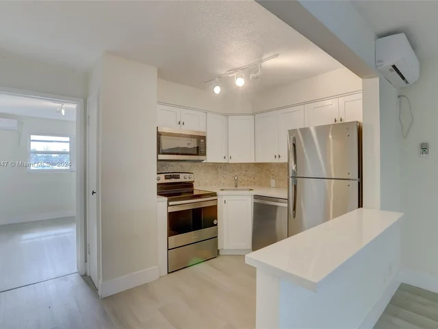 1520 NE 56TH ST # 6, Fort Lauderdale FL 33334