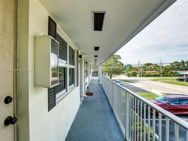1520 NE 56TH ST # 6, Fort Lauderdale FL 33334