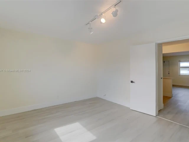 1520 NE 56TH ST # 6, Fort Lauderdale FL 33334