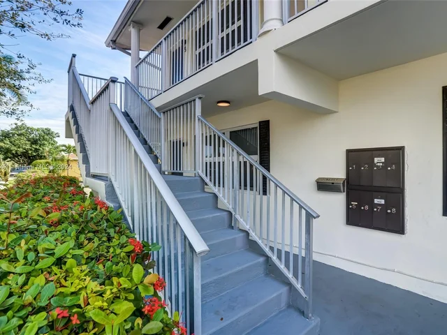 1520 NE 56TH ST # 6, Fort Lauderdale FL 33334