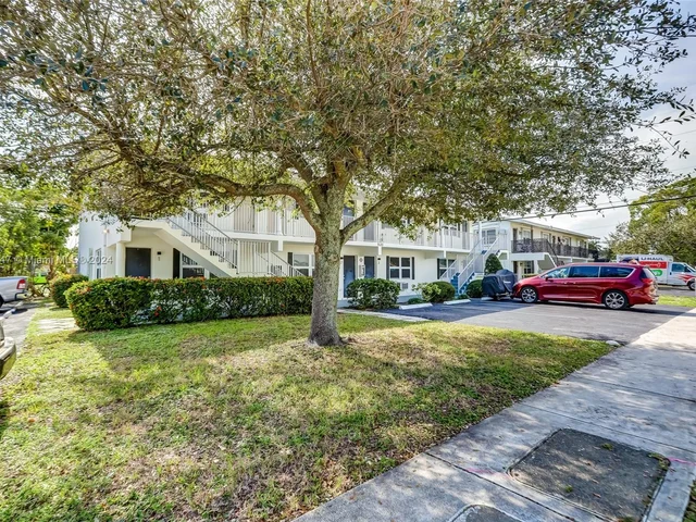 1520 NE 56TH ST # 6, Fort Lauderdale FL 33334