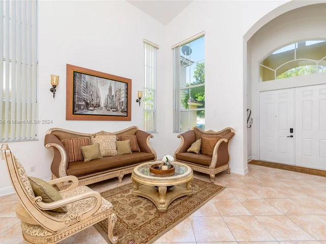 1177 NE 37th Pl, Homestead FL 33033