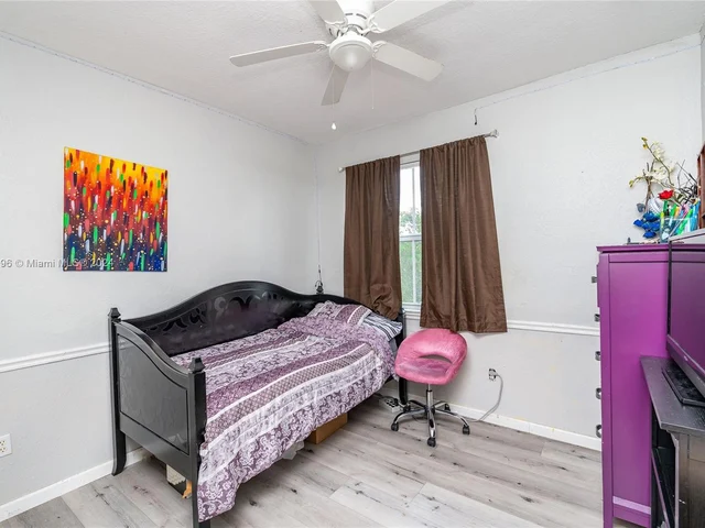 1177 NE 37th Pl, Homestead FL 33033