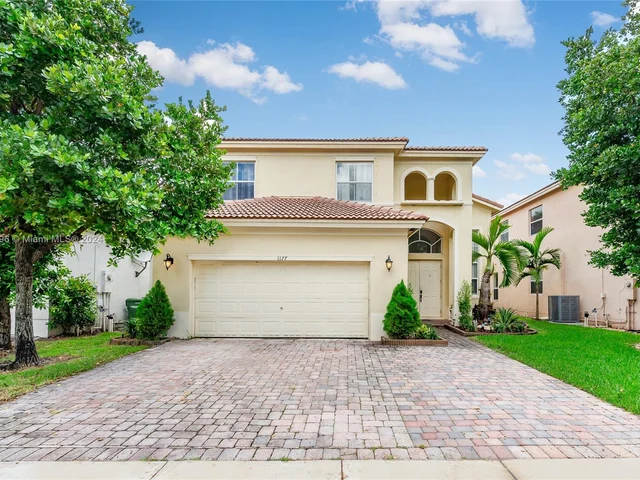 1177 NE 37th Pl, Homestead FL 33033