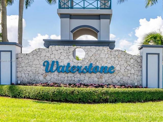 1177 NE 37th Pl, Homestead FL 33033