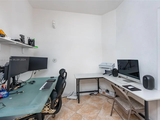 1177 NE 37th Pl, Homestead FL 33033