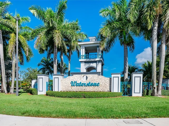 1177 NE 37th Pl, Homestead FL 33033