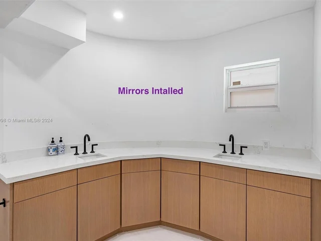 1055 Stillwater Dr, Miami Beach FL 33141