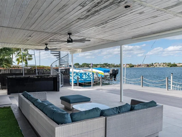 1055 Stillwater Dr, Miami Beach FL 33141