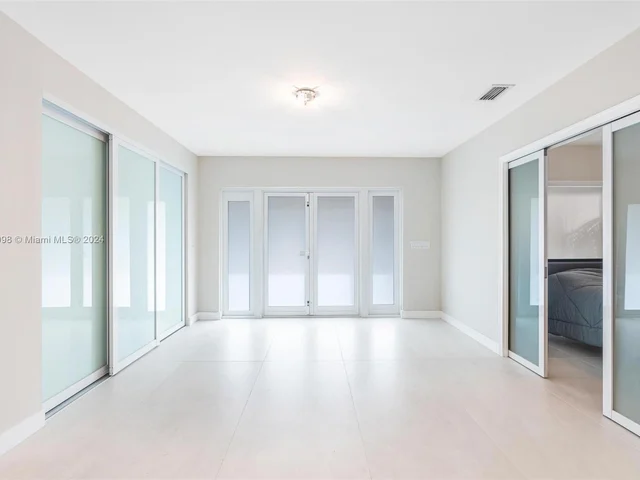 1055 Stillwater Dr, Miami Beach FL 33141