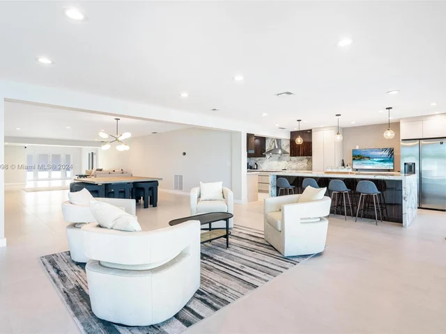 1055 Stillwater Dr, Miami Beach FL 33141