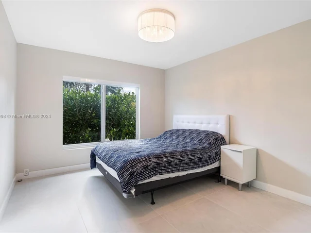 1055 Stillwater Dr, Miami Beach FL 33141