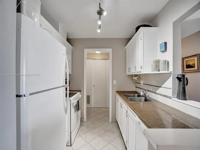 400 N Riverside Dr # 503, Pompano Beach FL 33062