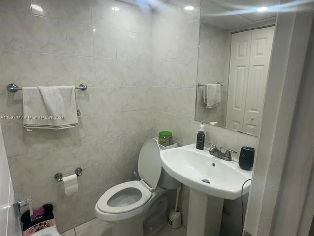 6620 W 2nd Ct # 102, Hialeah FL 33012