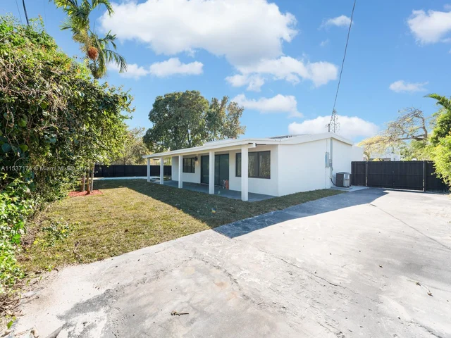 3051 SW 84th Ct, Miami FL 33155