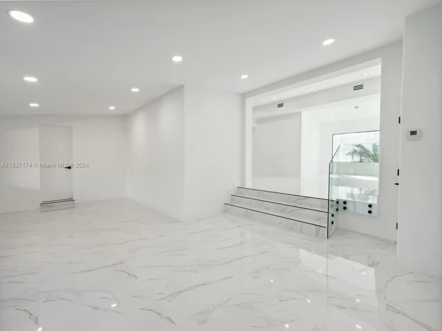 3051 SW 84th Ct, Miami FL 33155