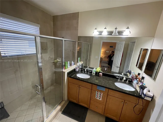 8755 NW 98th Ct # 8755, Doral FL 33178