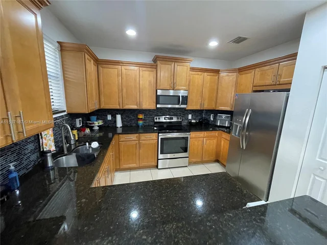 8755 NW 98th Ct # 8755, Doral FL 33178