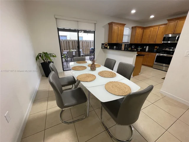 8755 NW 98th Ct # 8755, Doral FL 33178