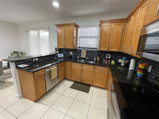 8755 NW 98th Ct # 8755, Doral FL 33178