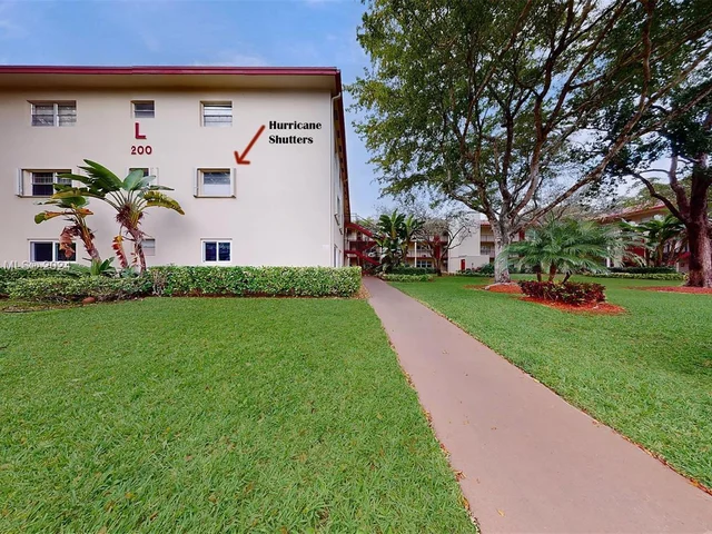 200 SW 132nd Way # 201L, Pembroke Pines FL 33027