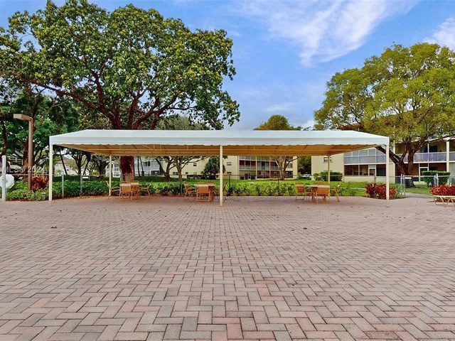 200 SW 132nd Way # 201L, Pembroke Pines FL 33027