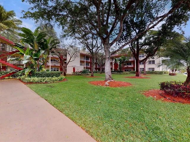 200 SW 132nd Way # 201L, Pembroke Pines FL 33027