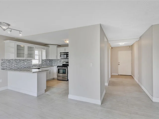 1200 14th St # 3A, Miami Beach FL 33139