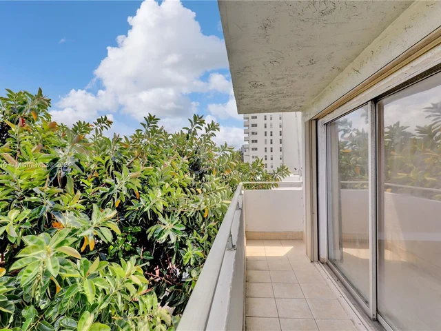 1200 14th St # 3A, Miami Beach FL 33139