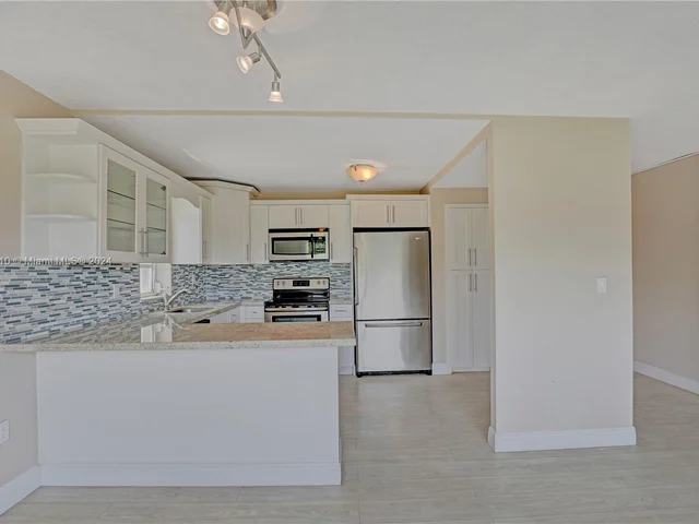 1200 14th St # 3A, Miami Beach FL 33139