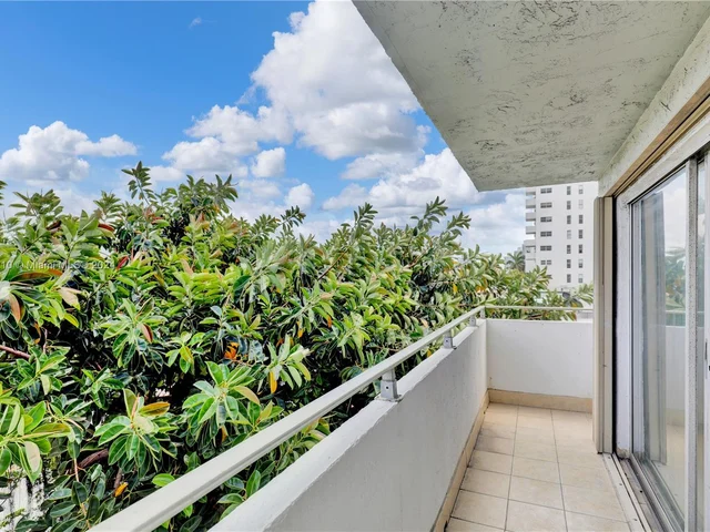 1200 14th St # 3A, Miami Beach FL 33139