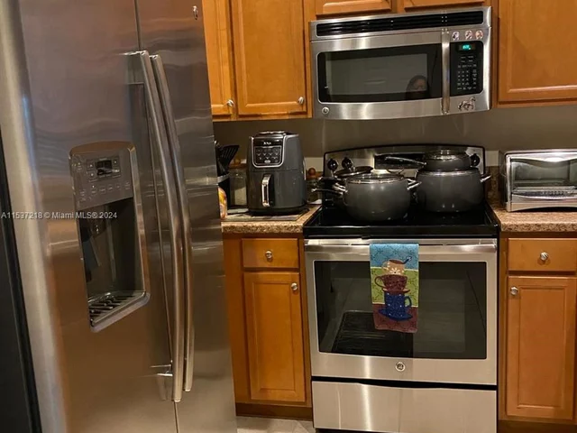 3222 SE 7th St, Homestead FL 33033