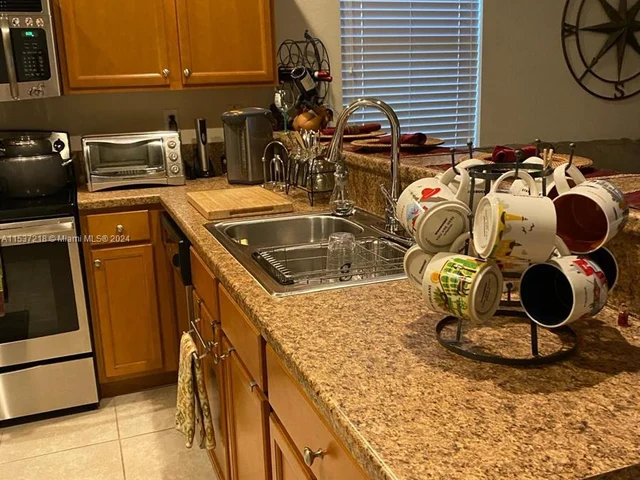 3222 SE 7th St, Homestead FL 33033