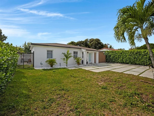 920 NE 159th St, North Miami Beach FL 33162