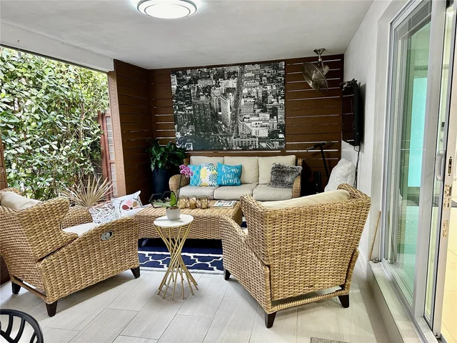 920 NE 159th St, North Miami Beach FL 33162