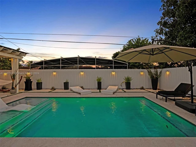 920 NE 159th St, North Miami Beach FL 33162