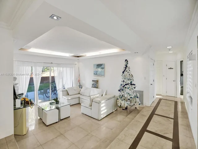 21235 NE 19th Ct, Miami FL 33179