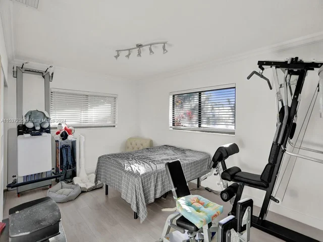 21235 NE 19th Ct, Miami FL 33179