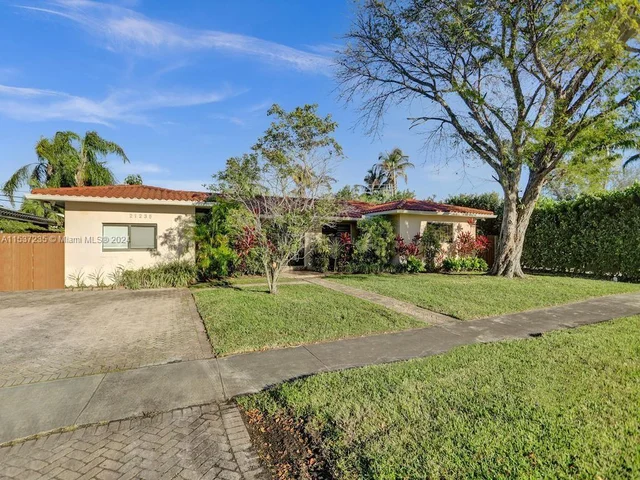 21235 NE 19th Ct, Miami FL 33179