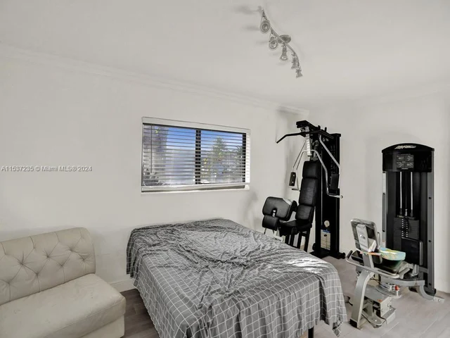 21235 NE 19th Ct, Miami FL 33179