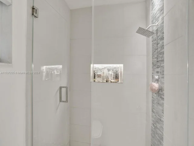 21235 NE 19th Ct, Miami FL 33179